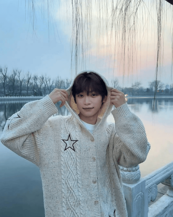 奖：从“塌房”到“破防”这届网友太难带了！新葡京娱乐00后梓渝凭《泥潭》杀入亚洲